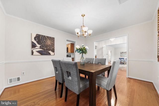 10305 COLLINGHAM DR, Fairfax, VA 22032