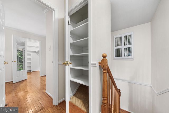10305 COLLINGHAM DR, Fairfax, VA 22032
