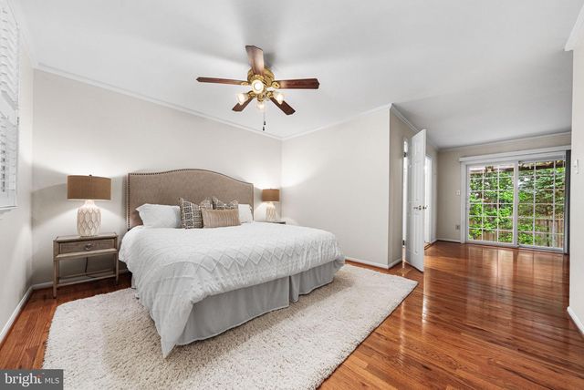 10305 COLLINGHAM DR, Fairfax, VA 22032