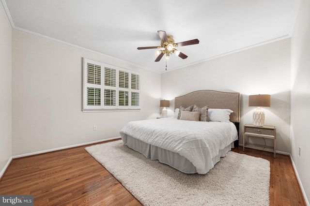 10305 COLLINGHAM DR, Fairfax, VA 22032