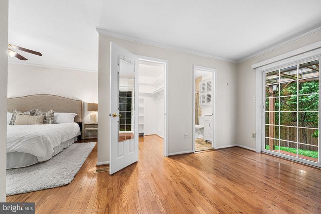 10305 COLLINGHAM DR, Fairfax, VA 22032