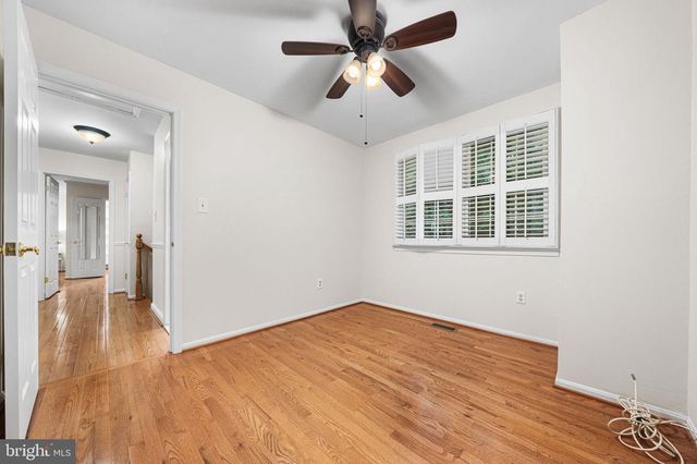 10305 COLLINGHAM DR, Fairfax, VA 22032