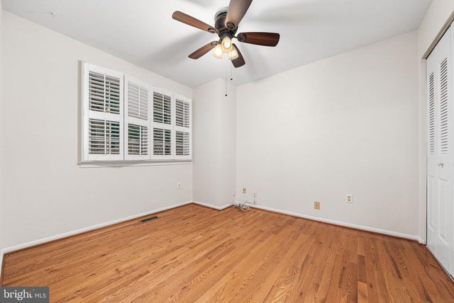 10305 COLLINGHAM DR, Fairfax, VA 22032