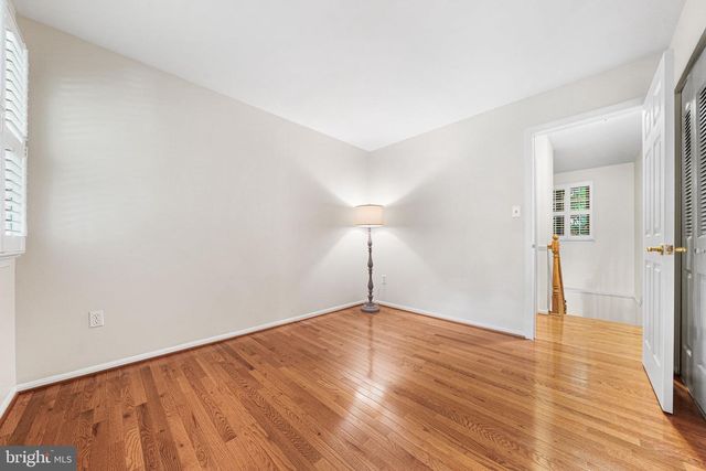 10305 COLLINGHAM DR, Fairfax, VA 22032