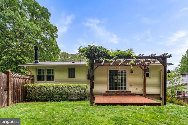 10305 COLLINGHAM DR, Fairfax, VA 22032