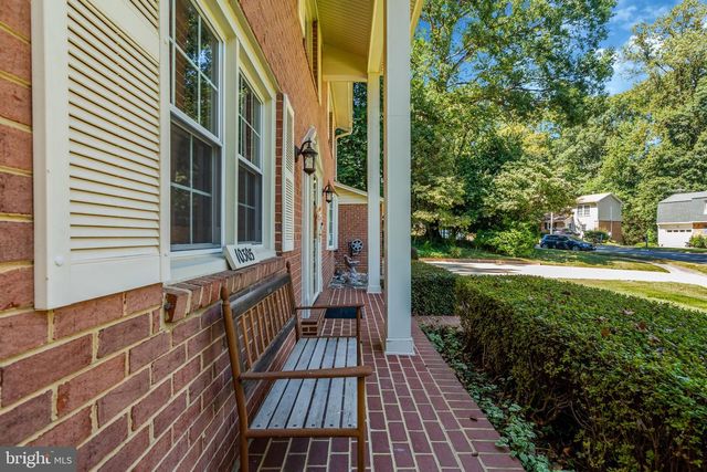 10305 COLLINGHAM DR, Fairfax, VA 22032