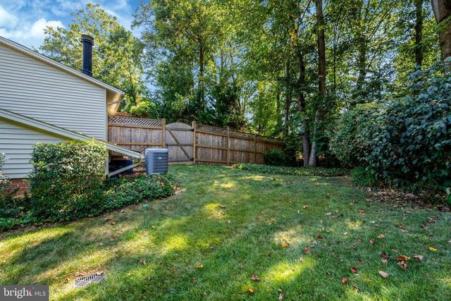 10305 COLLINGHAM DR, Fairfax, VA 22032