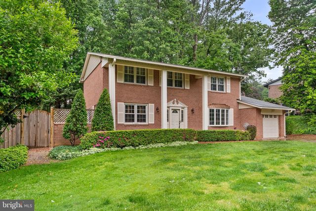 10305 COLLINGHAM DR, Fairfax, VA 22032