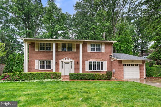 10305 COLLINGHAM DR, Fairfax, VA 22032