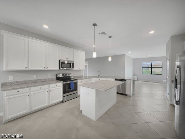 3350 Antilla CT, Fort Myers, FL 33905