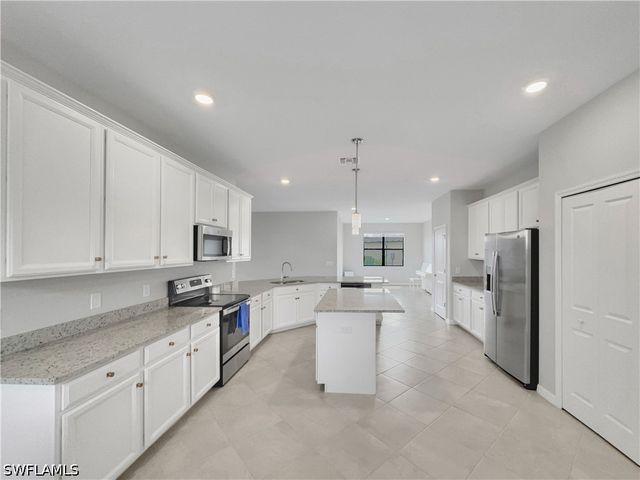 3350 Antilla CT, Fort Myers, FL 33905