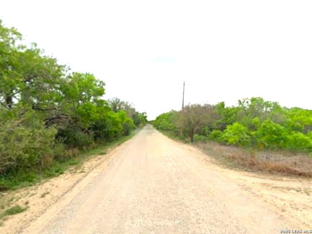 0 Cr 421, Jourdanton, TX 78026