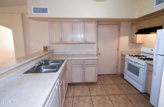 14248 DESERT MESQUITE Drive, Horizon City, TX 79928