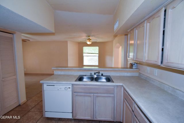 14248 DESERT MESQUITE Drive, Horizon City, TX 79928
