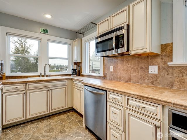 1510 S Kinnear Street, Kelso, WA 98626