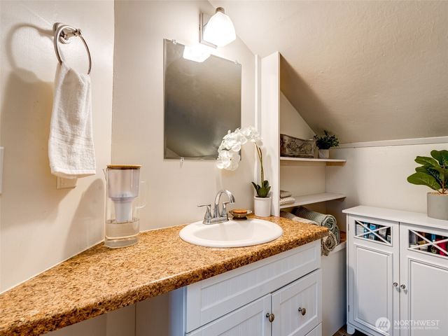 1510 S Kinnear Street, Kelso, WA 98626