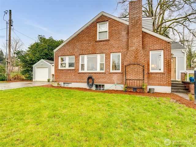 1510 S Kinnear Street, Kelso, WA 98626