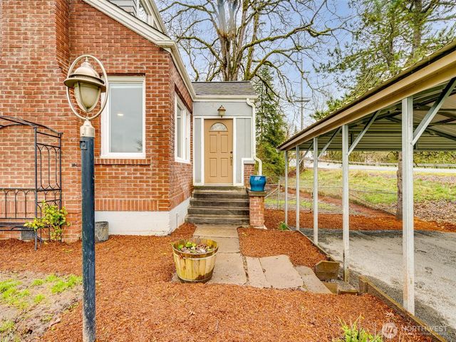 1510 S Kinnear Street, Kelso, WA 98626