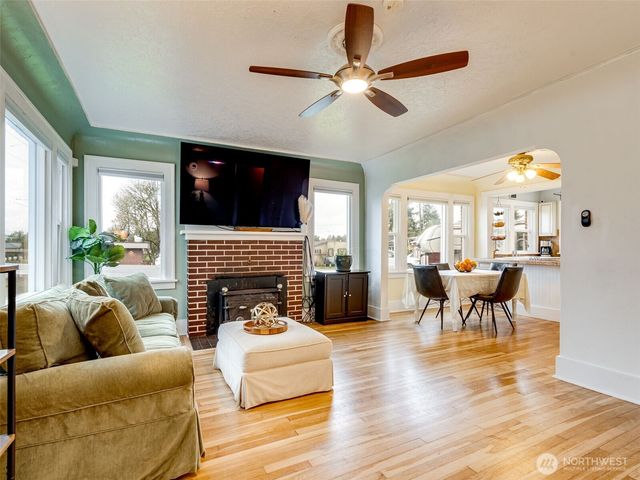 1510 S Kinnear Street, Kelso, WA 98626