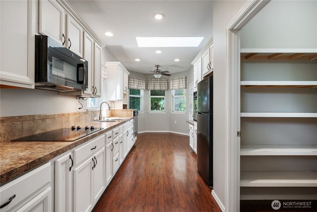 5558 Solo Pointe Drive, Longview, WA 98632