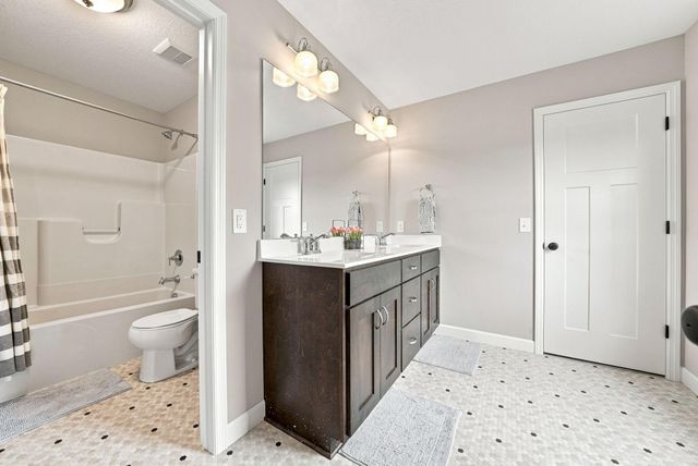 15835 Utah Court, Savage, MN 55378