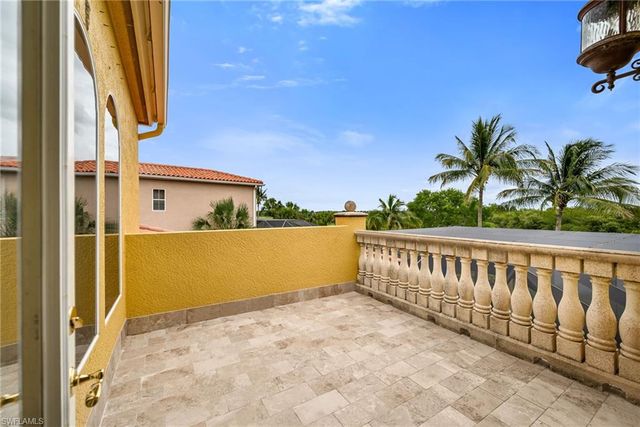 8572 Bellagio DR, Naples, FL 34114