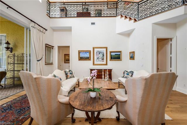 8572 Bellagio DR, Naples, FL 34114