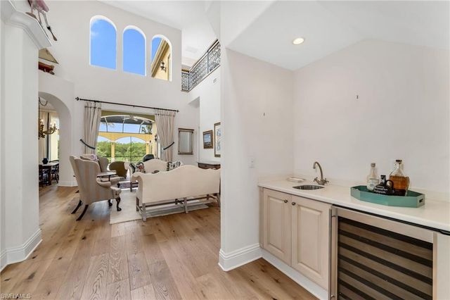 8572 Bellagio DR, Naples, FL 34114