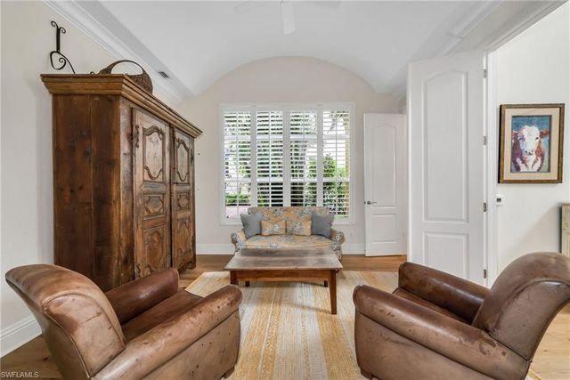 8572 Bellagio DR, Naples, FL 34114