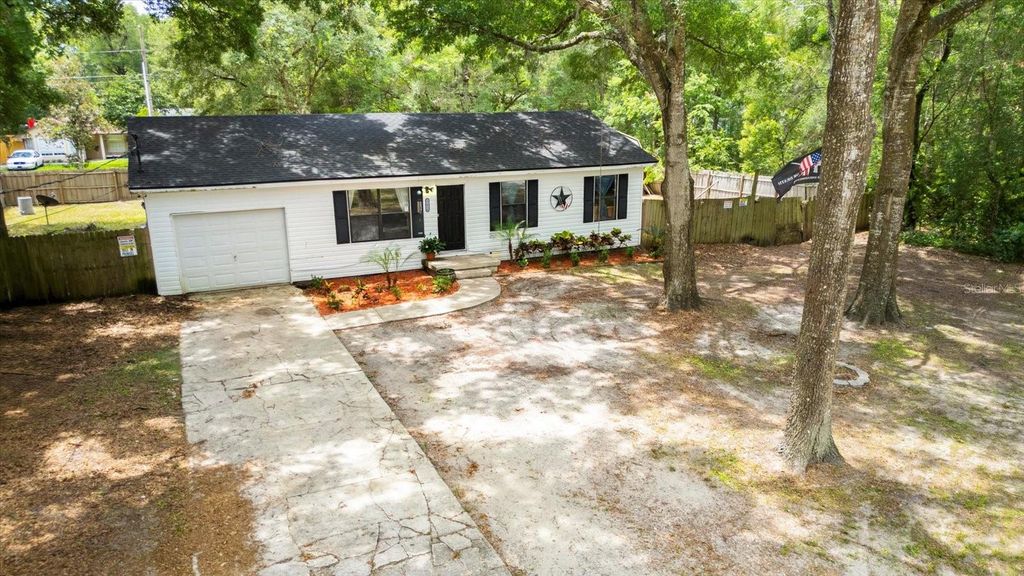 25824 SHAWNEE STREET, Sorrento, FL 32776