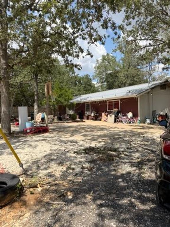 169 Taylor LN, Cedar Creek, TX 78612
