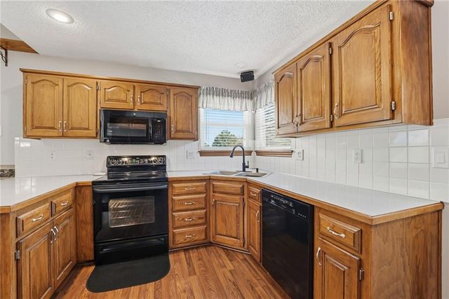 15639 Conser Street, Overland Park, KS 66223