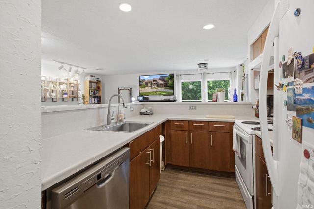 9584 S Pointe Lasalles Drive, Bloomington, IN 47401
