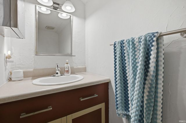 9584 S Pointe Lasalles Drive, Bloomington, IN 47401