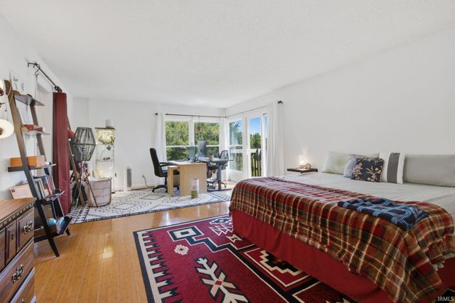 9584 S Pointe Lasalles Drive, Bloomington, IN 47401