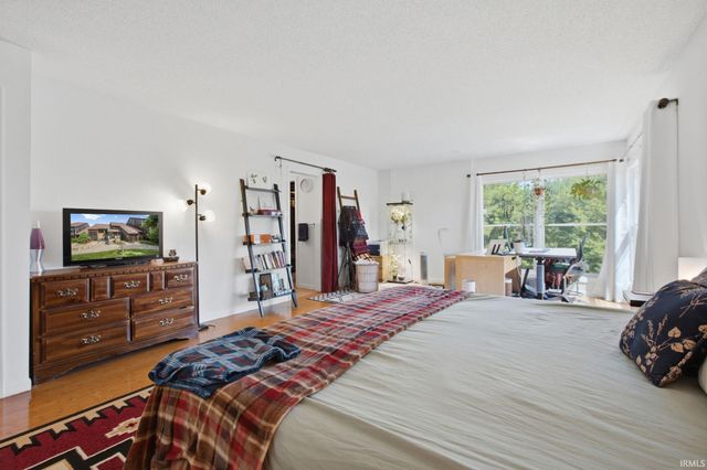 9584 S Pointe Lasalles Drive, Bloomington, IN 47401
