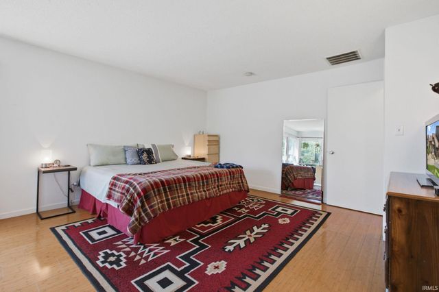 9584 S Pointe Lasalles Drive, Bloomington, IN 47401