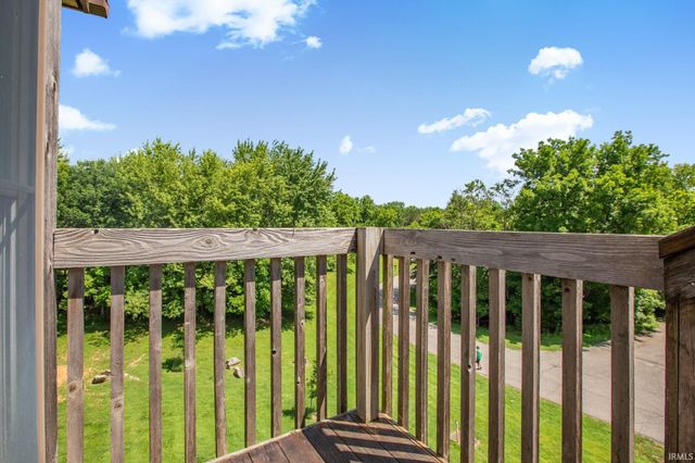 9584 S Pointe Lasalles Drive, Bloomington, IN 47401