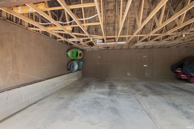 9584 S Pointe Lasalles Drive, Bloomington, IN 47401