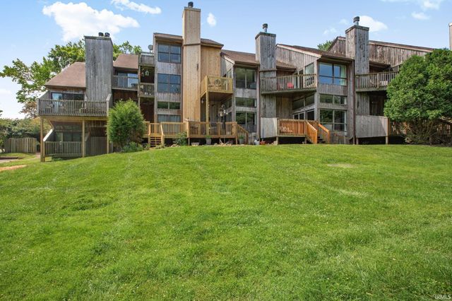 9584 S Pointe Lasalles Drive, Bloomington, IN 47401