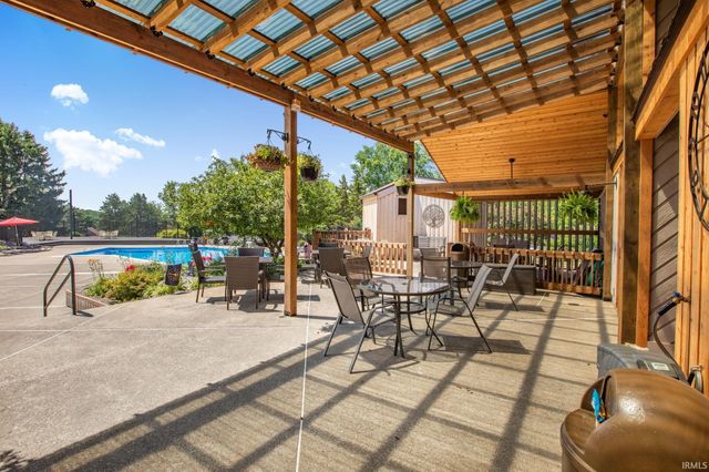 9584 S Pointe Lasalles Drive, Bloomington, IN 47401