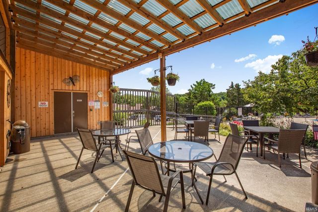 9584 S Pointe Lasalles Drive, Bloomington, IN 47401