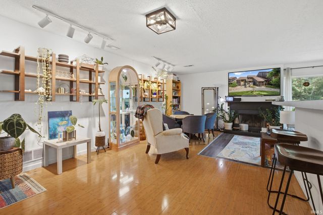 9584 S Pointe Lasalles Drive, Bloomington, IN 47401