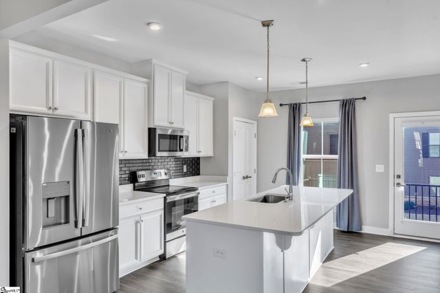 25 Rollins Avenue, Greenville, SC 29607