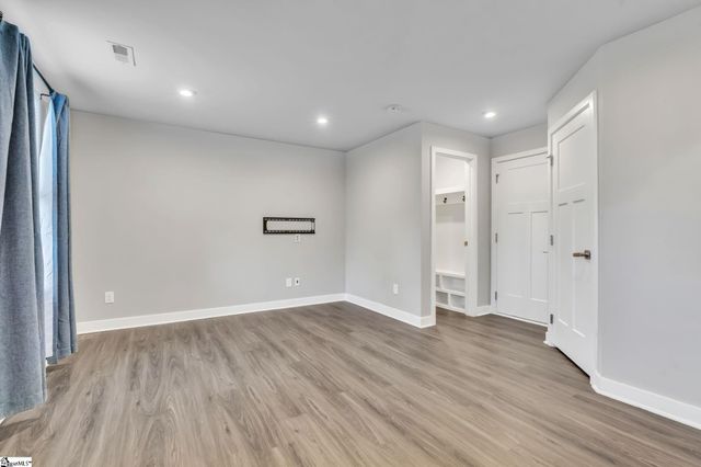 25 Rollins Avenue, Greenville, SC 29607