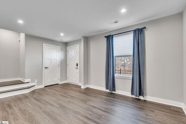 25 Rollins Avenue, Greenville, SC 29607