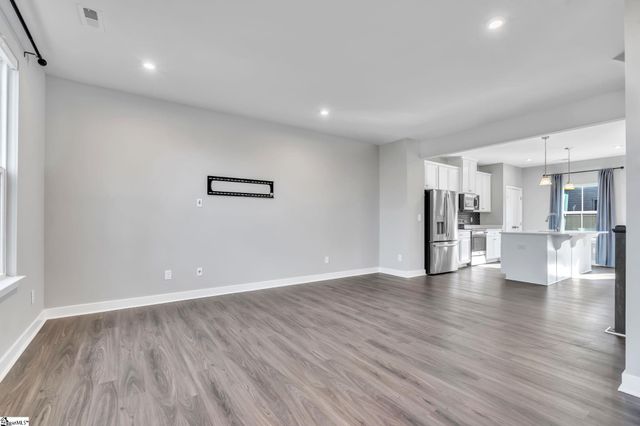 25 Rollins Avenue, Greenville, SC 29607