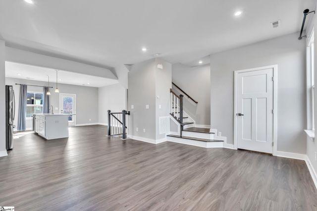 25 Rollins Avenue, Greenville, SC 29607