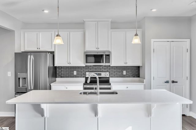 25 Rollins Avenue, Greenville, SC 29607