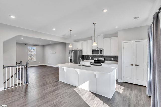 25 Rollins Avenue, Greenville, SC 29607